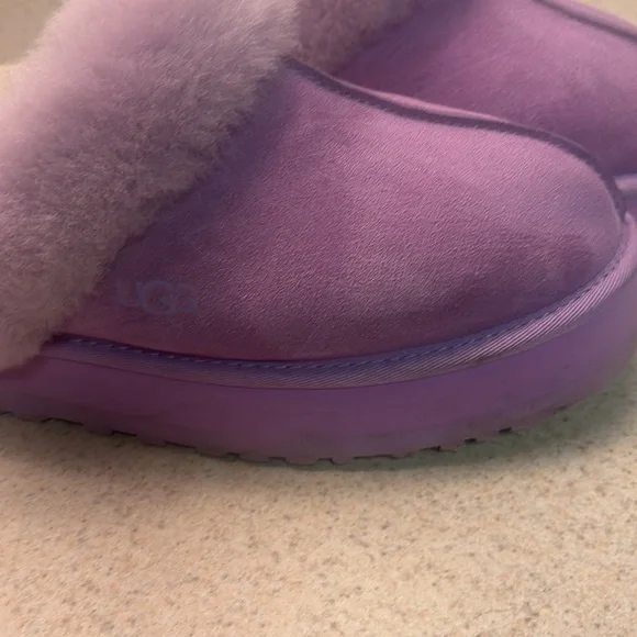 Ugg platform slippers/ everyday wear 
Hard to find purple ! - Picture 5 of 7